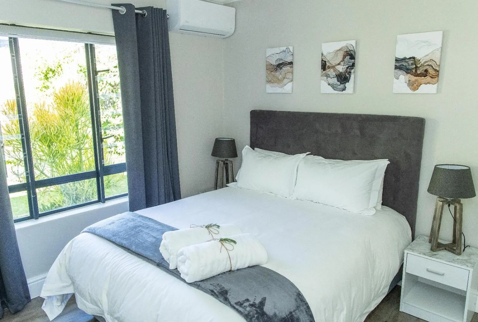 Bella Casa Luxury 2-Bedroom Apartment Durbanville South Africa